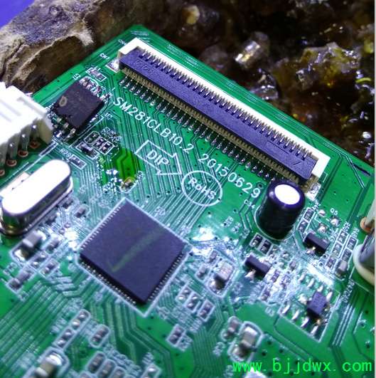 冠捷AOC 238LM00006液晶显示器不开机维修一例