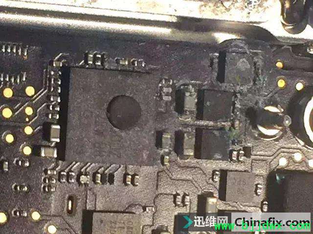 苹果A1989笔记本不开机,进水发霉官方拒保,这设计真奇葩