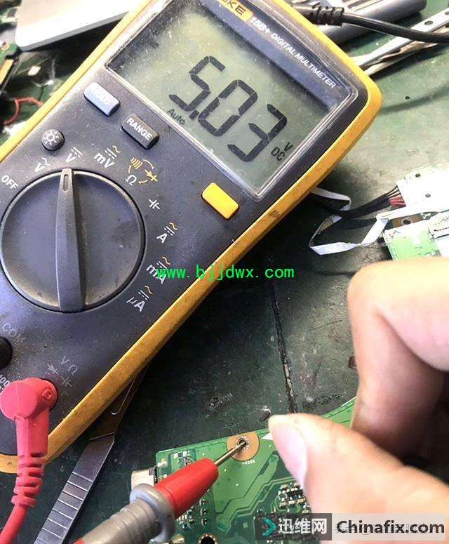 华硕X450CC遭遇PCB规划缺陷，大神一根飞线轻松搞定笔记本不开机