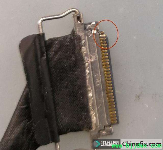 苹果笔记本开机不显示,拆机屏线屏接口居然都烧坏,到底经历了啥